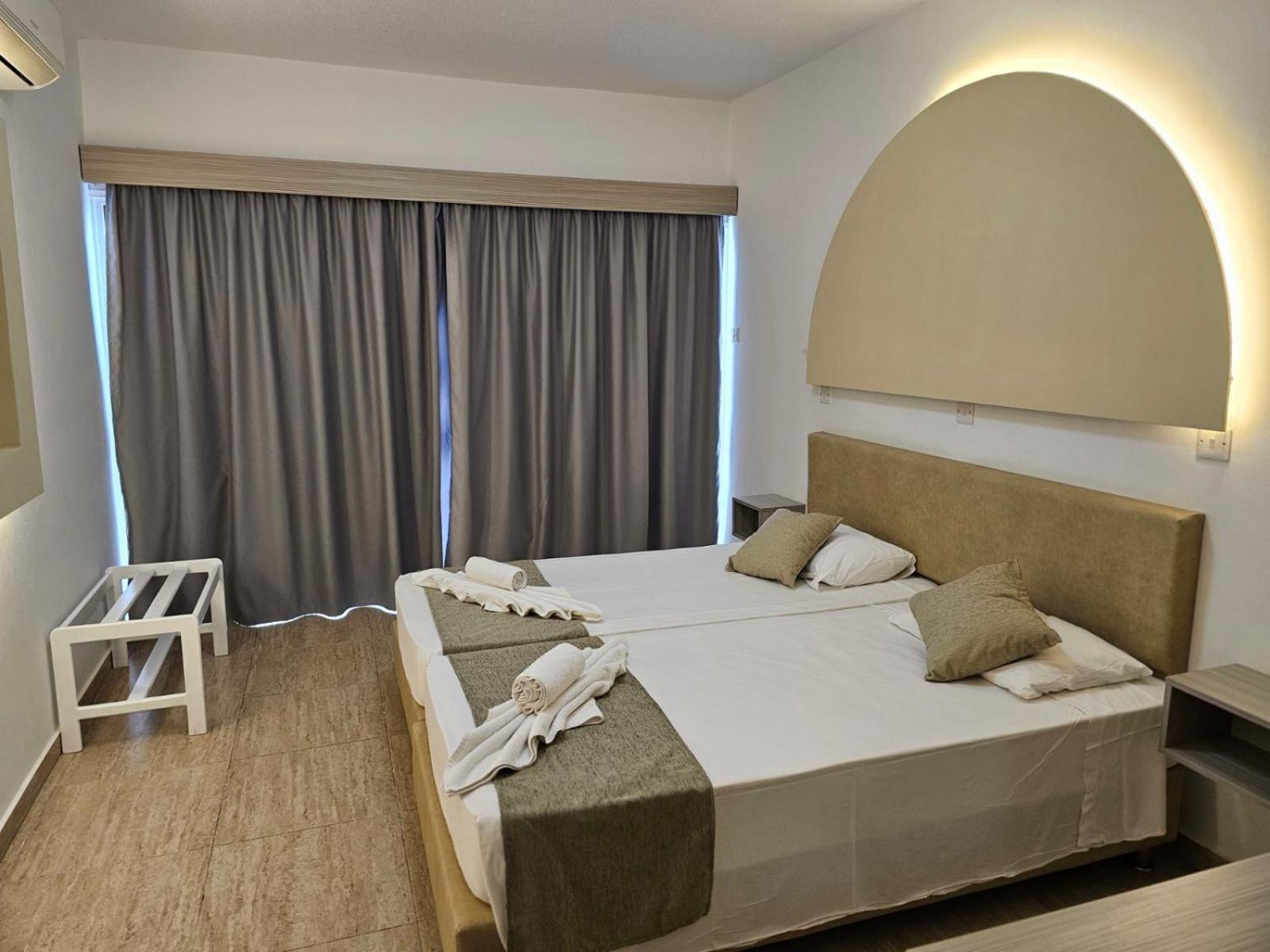 Penelope Beach Hotel Apts Protaras Ngoại thất bức ảnh